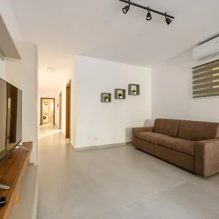 Gzr F4 Spacious In The Heart Of Malta شقة *