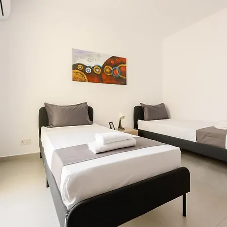 Gzr F4 Spacious In The Heart Of Malta